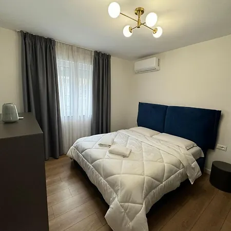 Be My Guest - Lovely Tirana