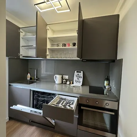 Be My Guest - Lovely Apartamento Tirana