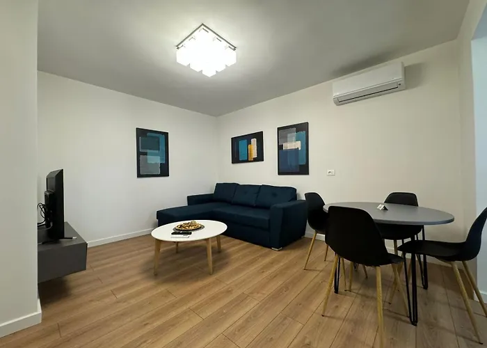 Be My Guest - Lovely * Tirana