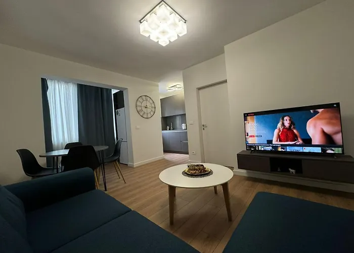 Be My Guest - Lovely *